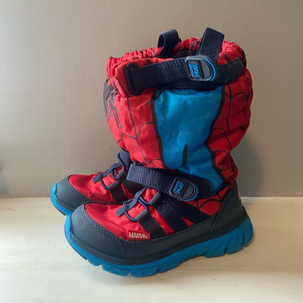 Striderite Spider-Man Toddler Snow boots Size 8.5
